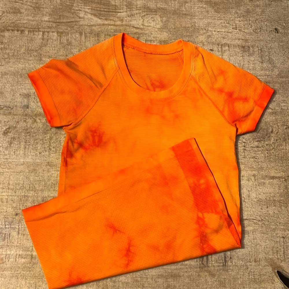Lululemon Size 2 Swiftly tech tie dye Orange top